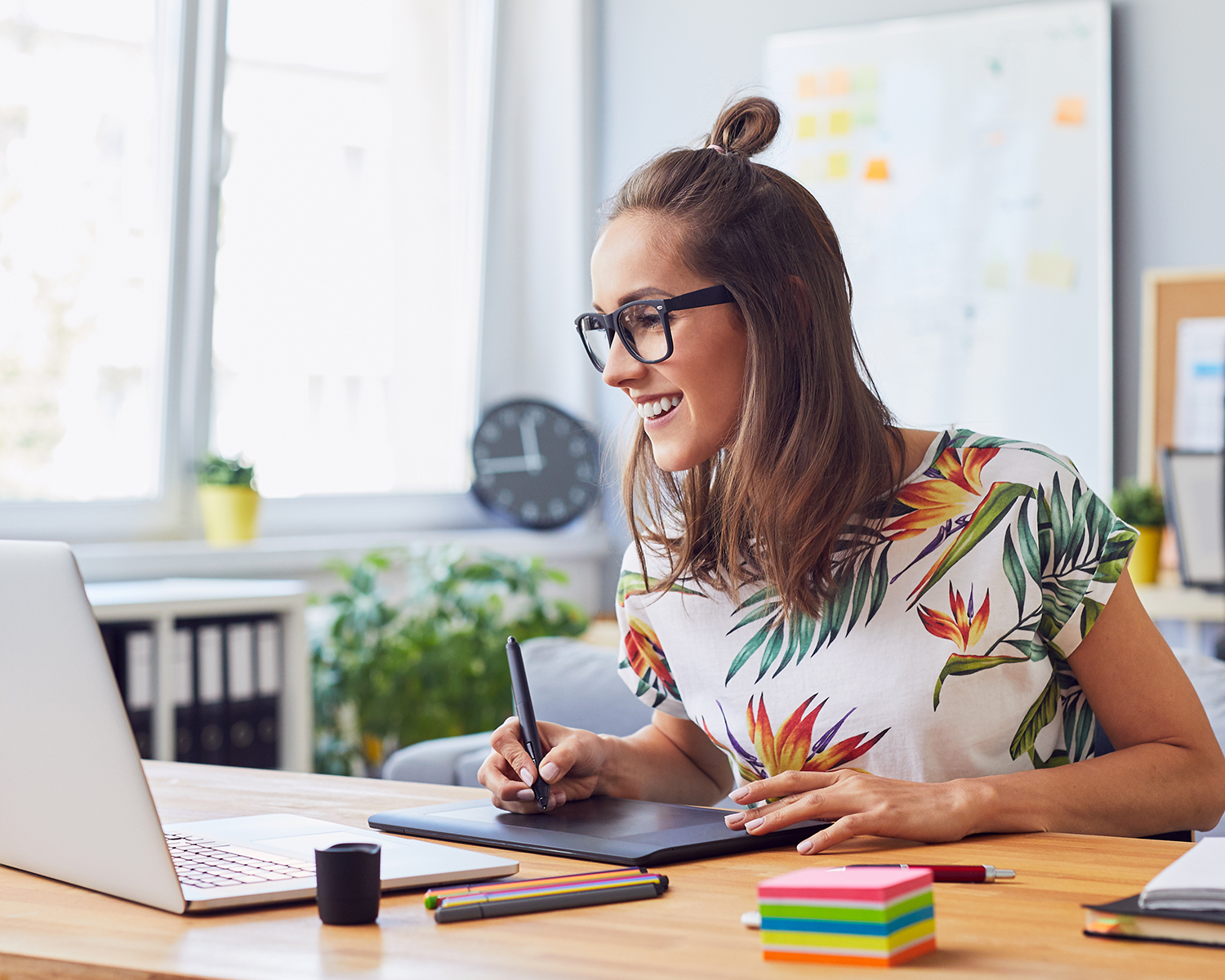 Graphic Design Side Hustle: Monetize Your Creative Skills