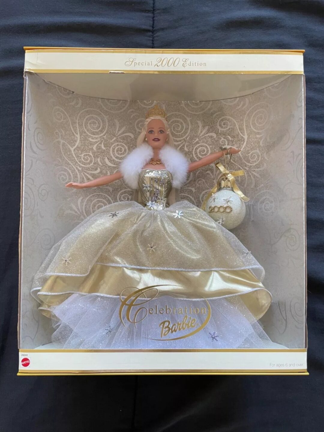 2000 holiday barbie