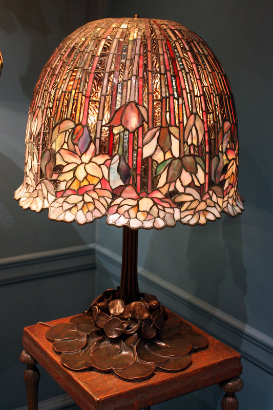 Table Lamp with Lotus Shade