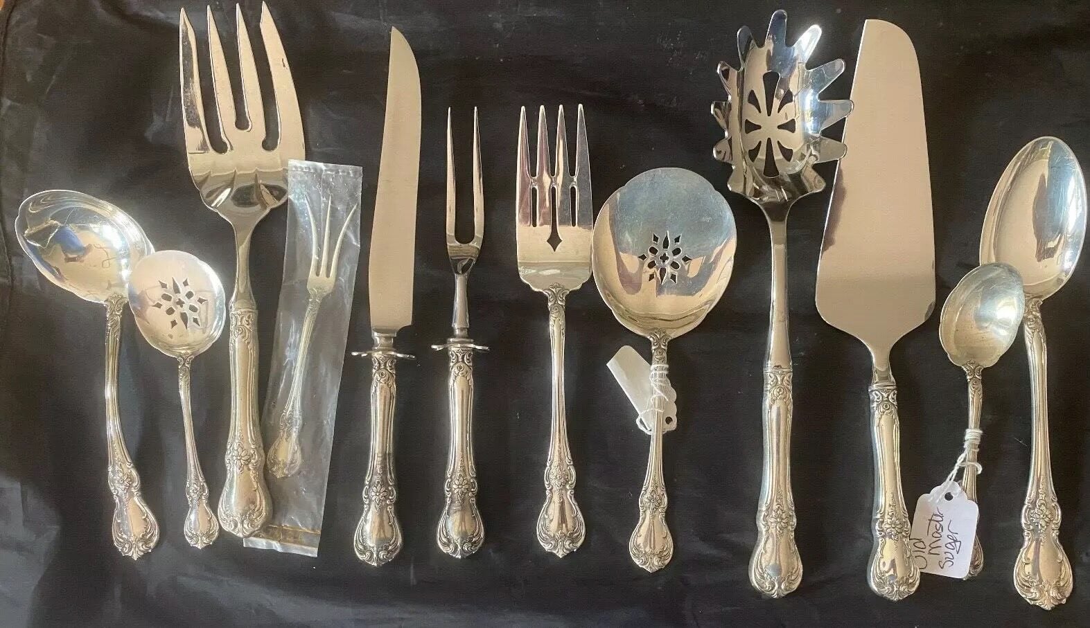 10 Valuable Vintage Silverware Sets That Collectors Look For