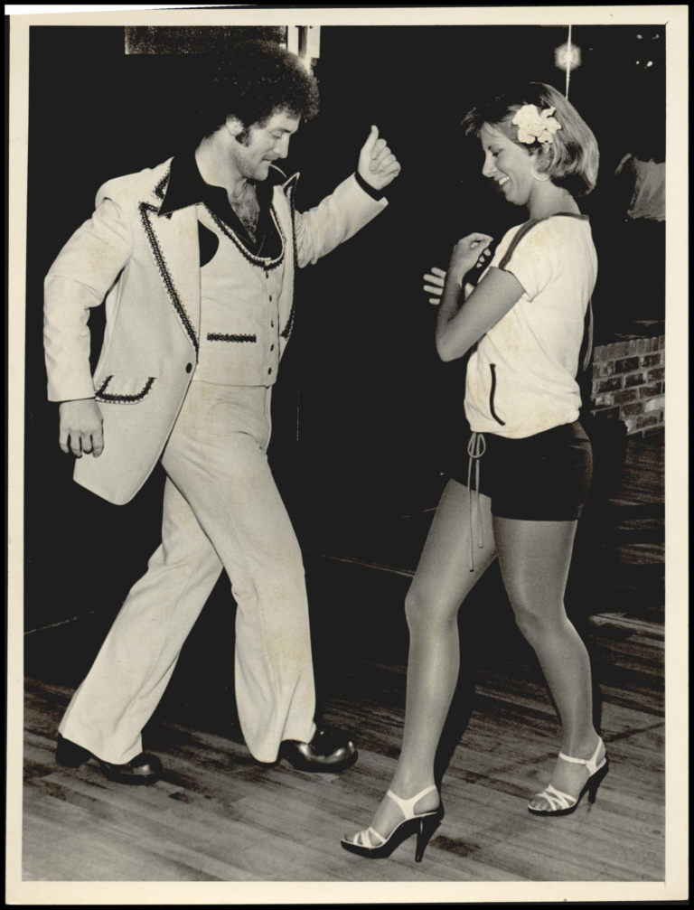 Disco Lessons 15 Retro Photos That Capture the Pure Energy of the Disco Era