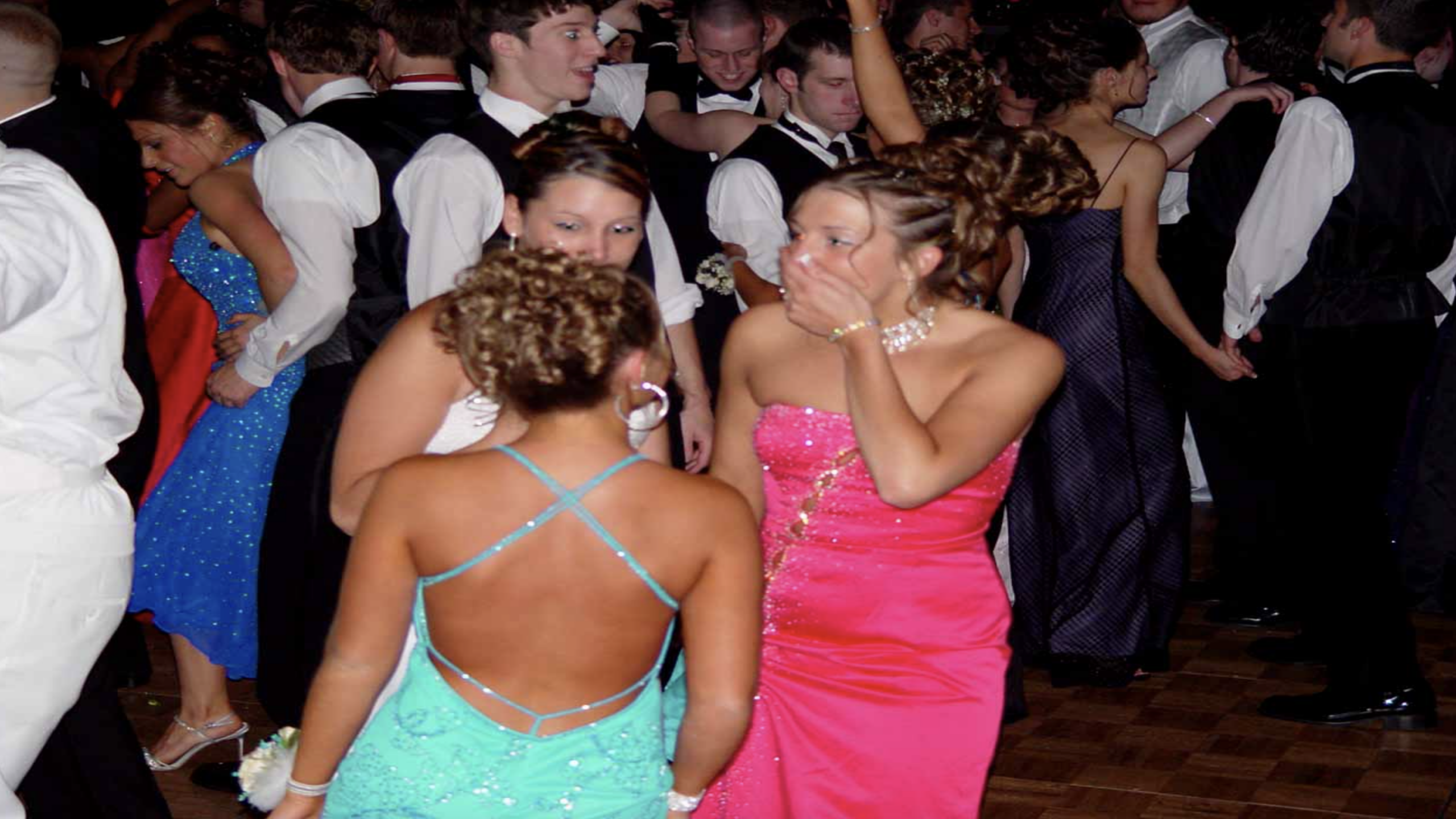 2000s prom photos with red carpet inspired prom outfits