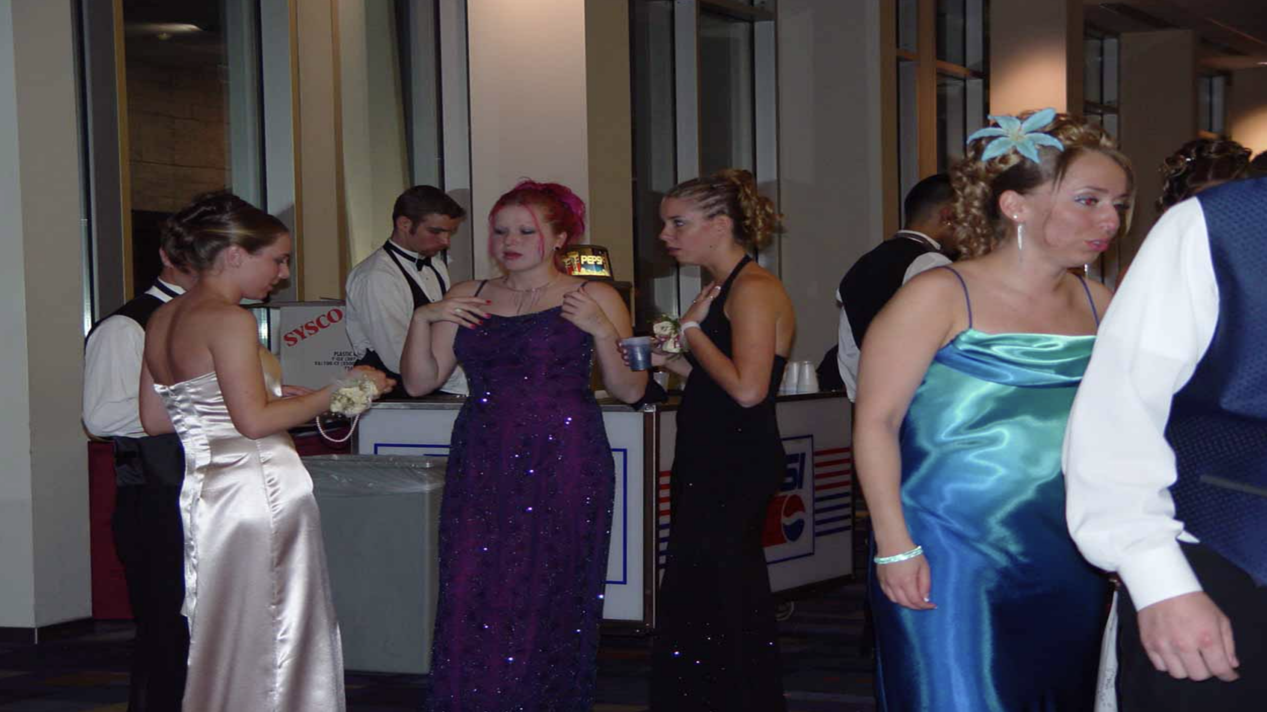 2000s prom photos with bold and expressive prom style