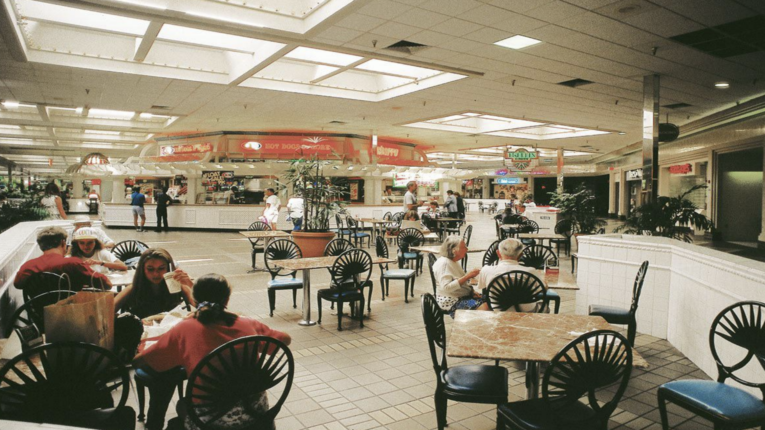 Vintage Photos of Mall Food Courts From the 1990s