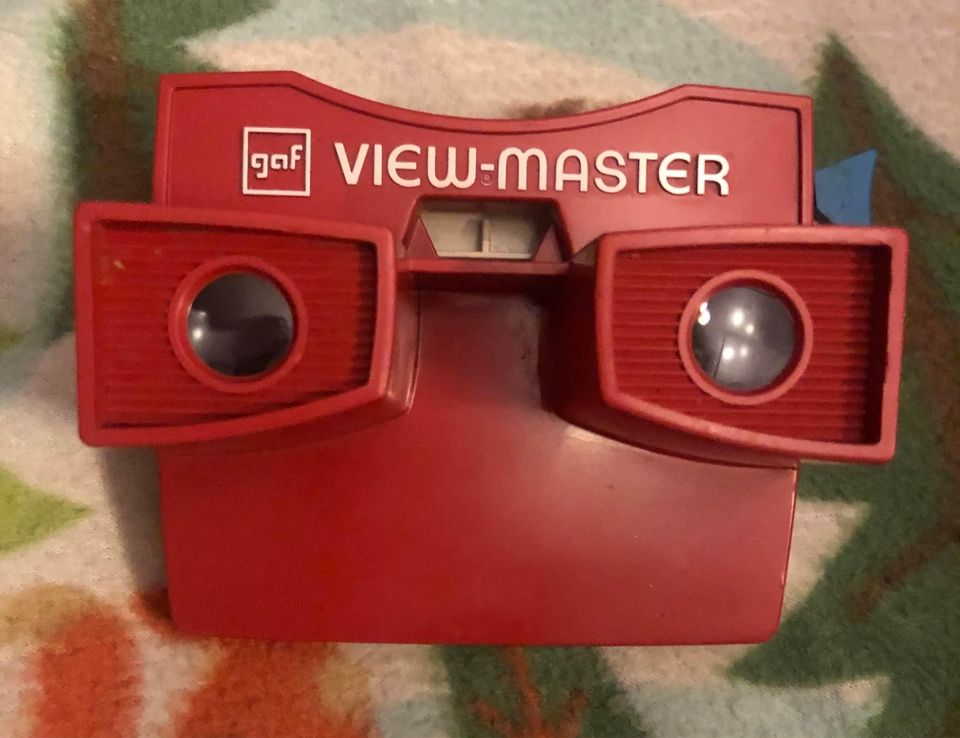 Red GAF View-Master toy.